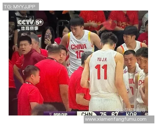 中国男篮迎战强敌全力以赴争夺胜利展现团队精神与拼搏意志 中国男篮迎战强敌全力以赴争夺胜利展现团队精神与拼搏意志